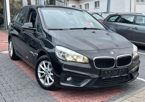 BMW 216, 2018