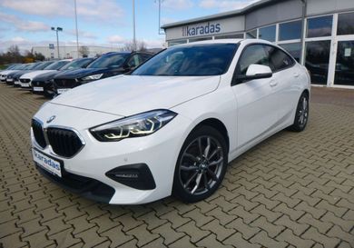 BMW 218, 2021