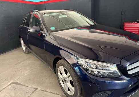 Mercedes-Benz 220, 2019