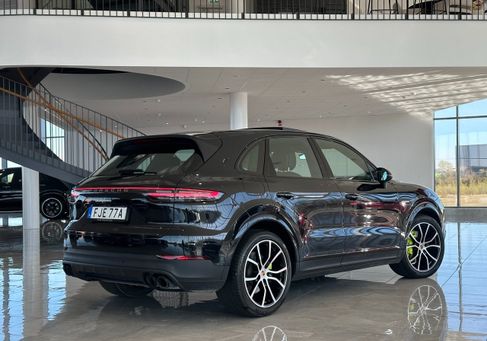 Porsche Cayenne, 2021