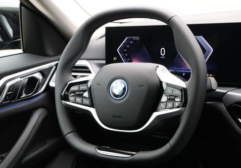 BMW i4, 2025