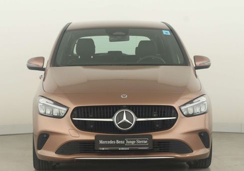 Mercedes-Benz B 180, 2023