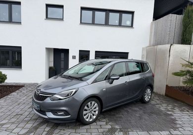 Opel Zafira, 2017