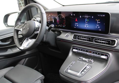 Mercedes-Benz V 300, 2025