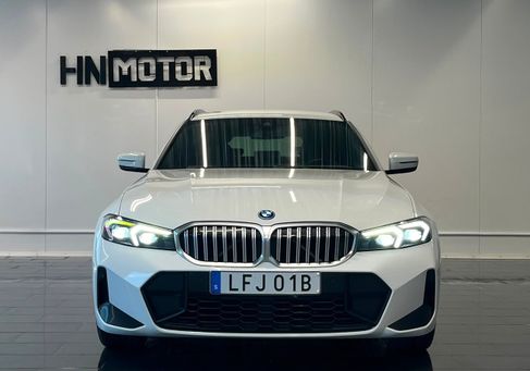 BMW 330, 2023