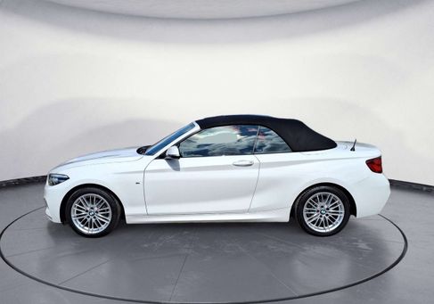 BMW 218, 2020