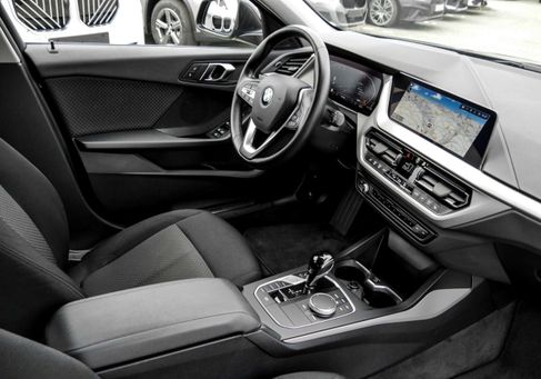 BMW 118, 2023