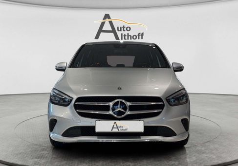 Mercedes-Benz B 200, 2022
