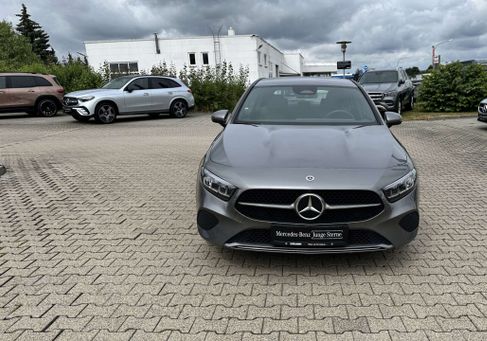 Mercedes-Benz A 200, 2025