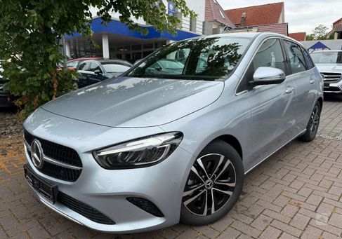 Mercedes-Benz B 180, 2024