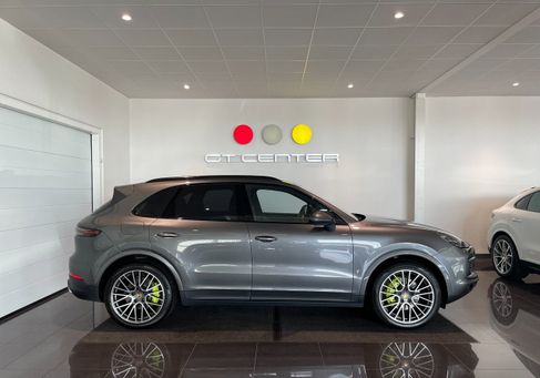 Porsche Cayenne, 2020