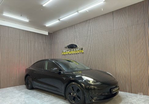 Tesla Model 3, 2021