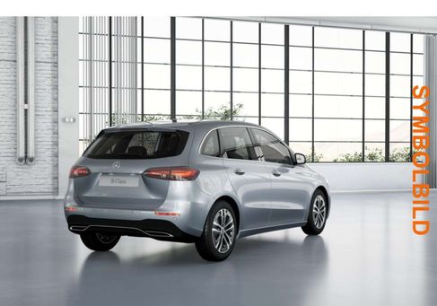 Mercedes-Benz B 180, 2025