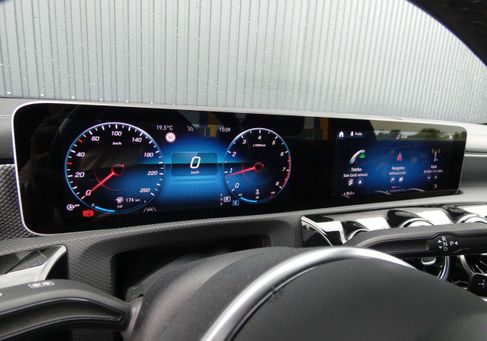 Mercedes-Benz CLA 180, 2020