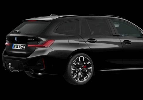 BMW 330, 2026