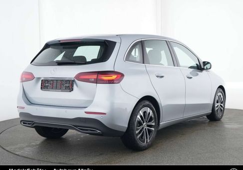 Mercedes-Benz B 180, 2024