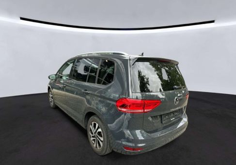 Volkswagen Touran, 2023 3