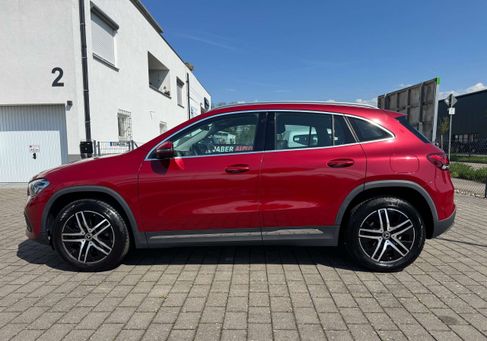 Mercedes-Benz GLA 200, 2021