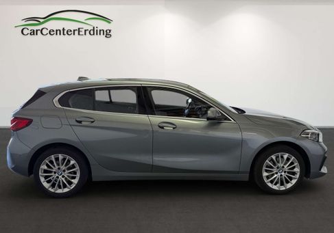 BMW 118, 2022