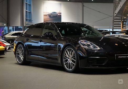 Porsche Panamera, 2022