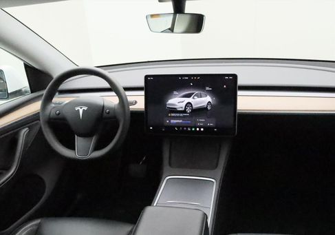 Tesla Model Y, 2023 2
