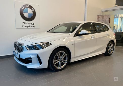 BMW 118, 2022