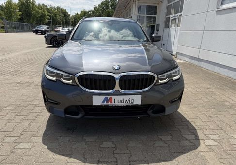 BMW 320, 2022