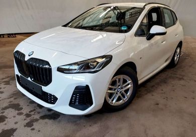 BMW 220, 2025