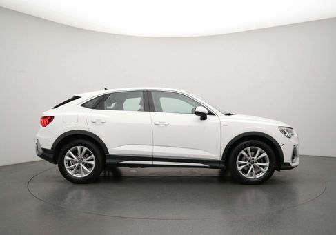 Audi Q3, 2022