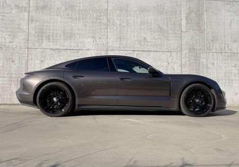 Porsche Taycan, 2023