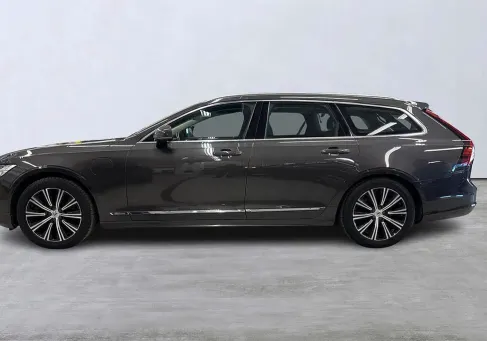 Volvo V90, 2022
