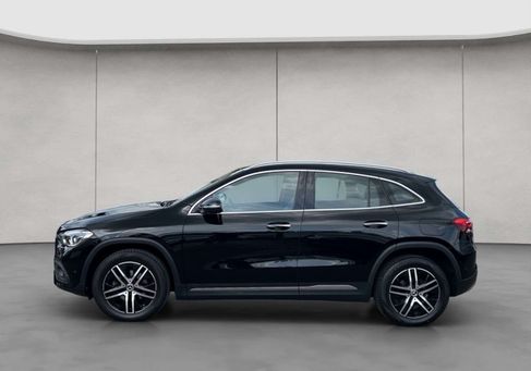 Mercedes-Benz GLA 180, 2021