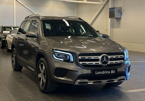 Mercedes-Benz GLB 200, 2023