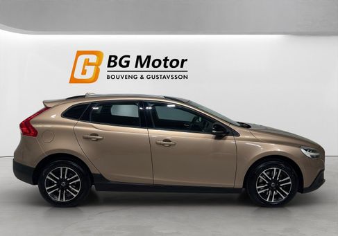Volvo V40 Cross Country, 2017