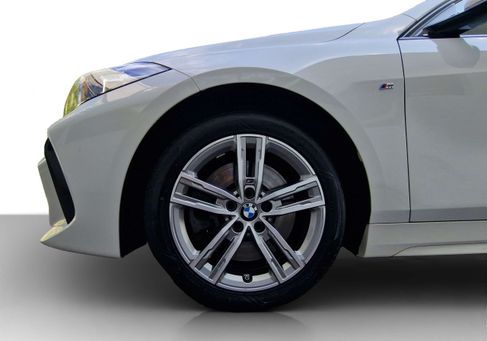 BMW 120, 2023