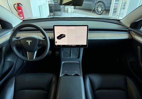 Tesla Model 3, 2021 2