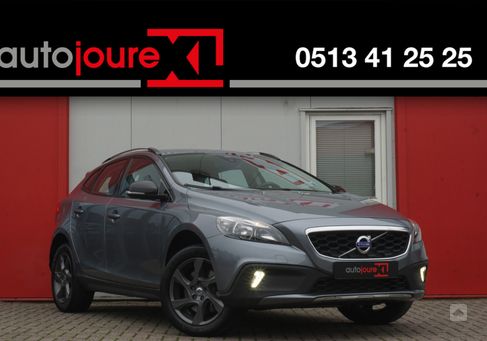 Volvo V40 Cross Country, 2015