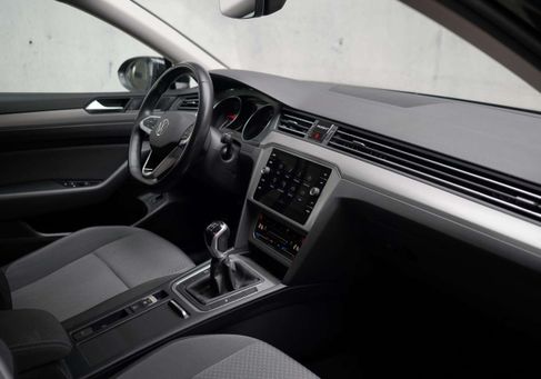 Volkswagen Passat Variant, 2022