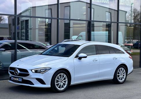 Mercedes-Benz CLA 200, 2022
