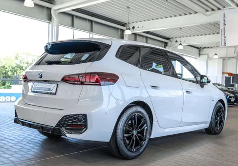 BMW 218, 2023 2