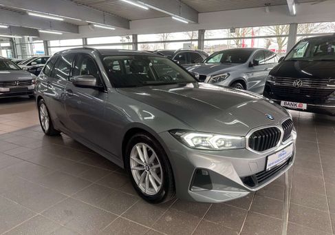 BMW 318, 2022