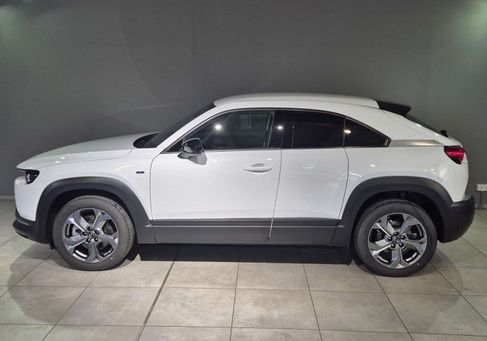Mazda MX-30, 2023 3