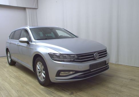 Volkswagen Passat, 2022