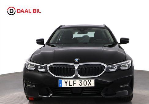 BMW 330, 2021