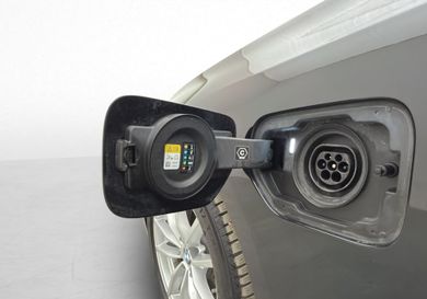 BMW 330, 2023