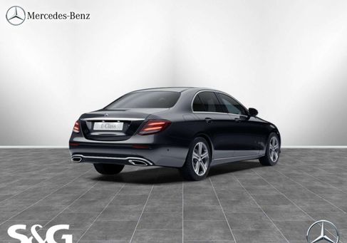 Mercedes-Benz E 200, 2018 3