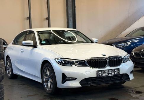 BMW 330, 2019