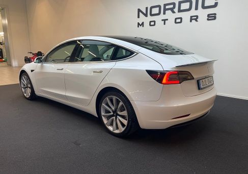 Tesla Model 3, 2020 3