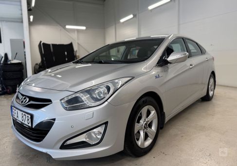 Hyundai i40, 2012