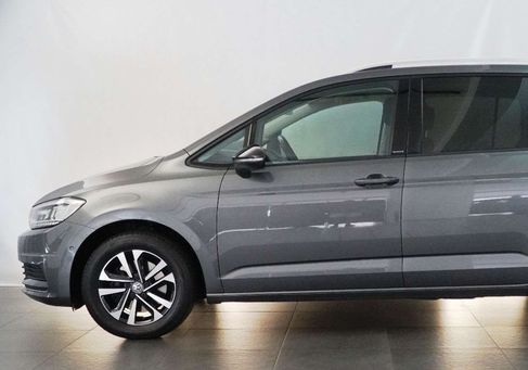 Volkswagen Touran, 2019 3